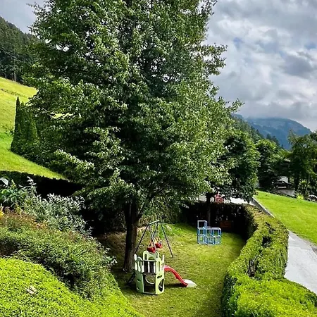 בית נופש Little Hideaway Zillertal *