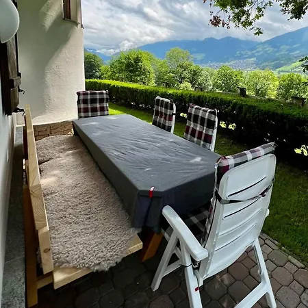 Little Hideaway Zillertal - Private Sauna, Kamin & Bergpanorama